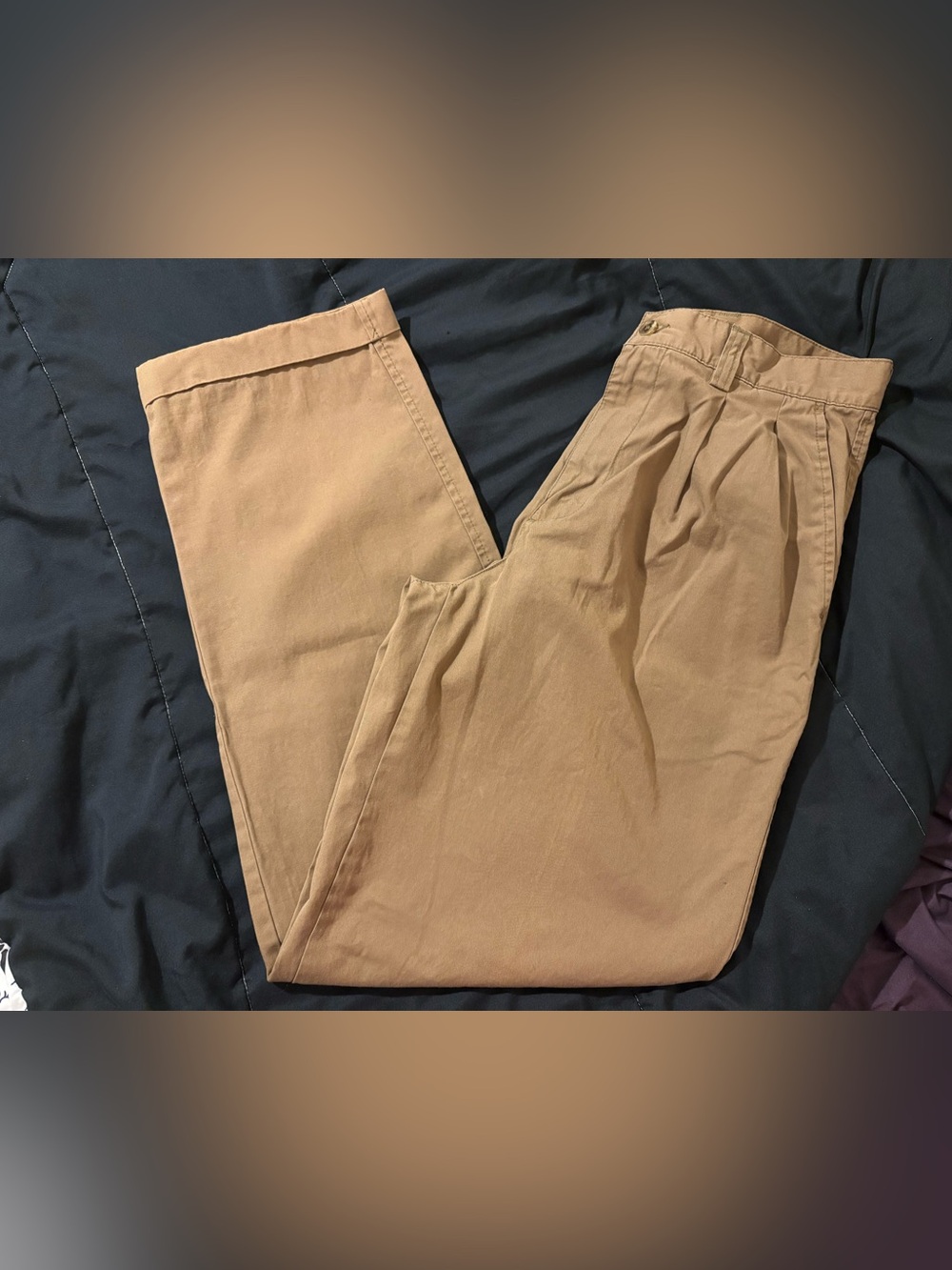 Vintage GAP Men's Pleated Tan Khaki Pants - size 31/32